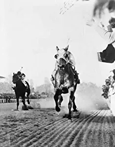 1938 TITLE: Seabiscuit across line to beat War Admiral #482 Vintage Black & W e4